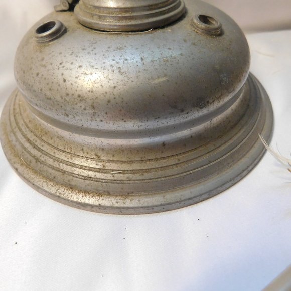 Antique STIEFF PEWTER WILLIAMSBURG 3 HOLE INK WELL WITH 3 FEATHER QUILLS - Picture 7 of 9